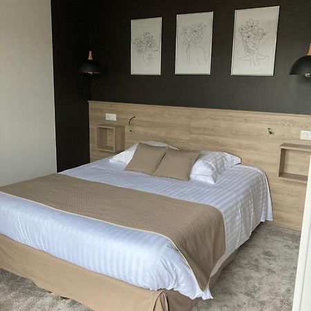 Logis Hotel Restaurant Des Voyageurs Le Malzieu-Ville Dış mekan fotoğraf