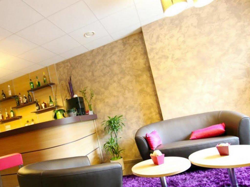 Logis Hotel Restaurant Des Voyageurs Le Malzieu-Ville Dış mekan fotoğraf